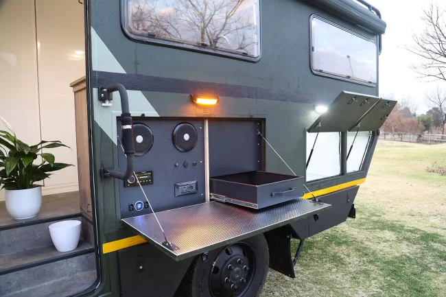 61-017a9758-64c3b12f18a9a