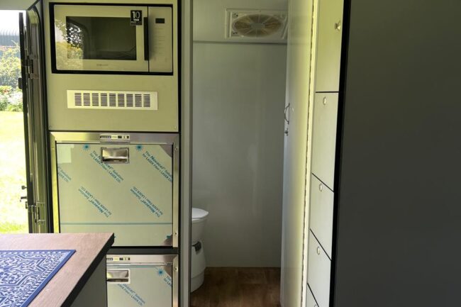 63f951e1-3da3-41af-9a99-26d975bc6d6c